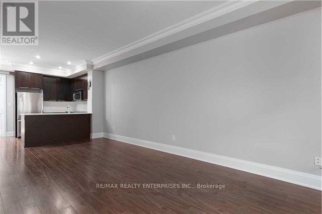 5 - 5 Oakburn Crescent, Toronto, ON - Indoor Photo Showing Kitchen
