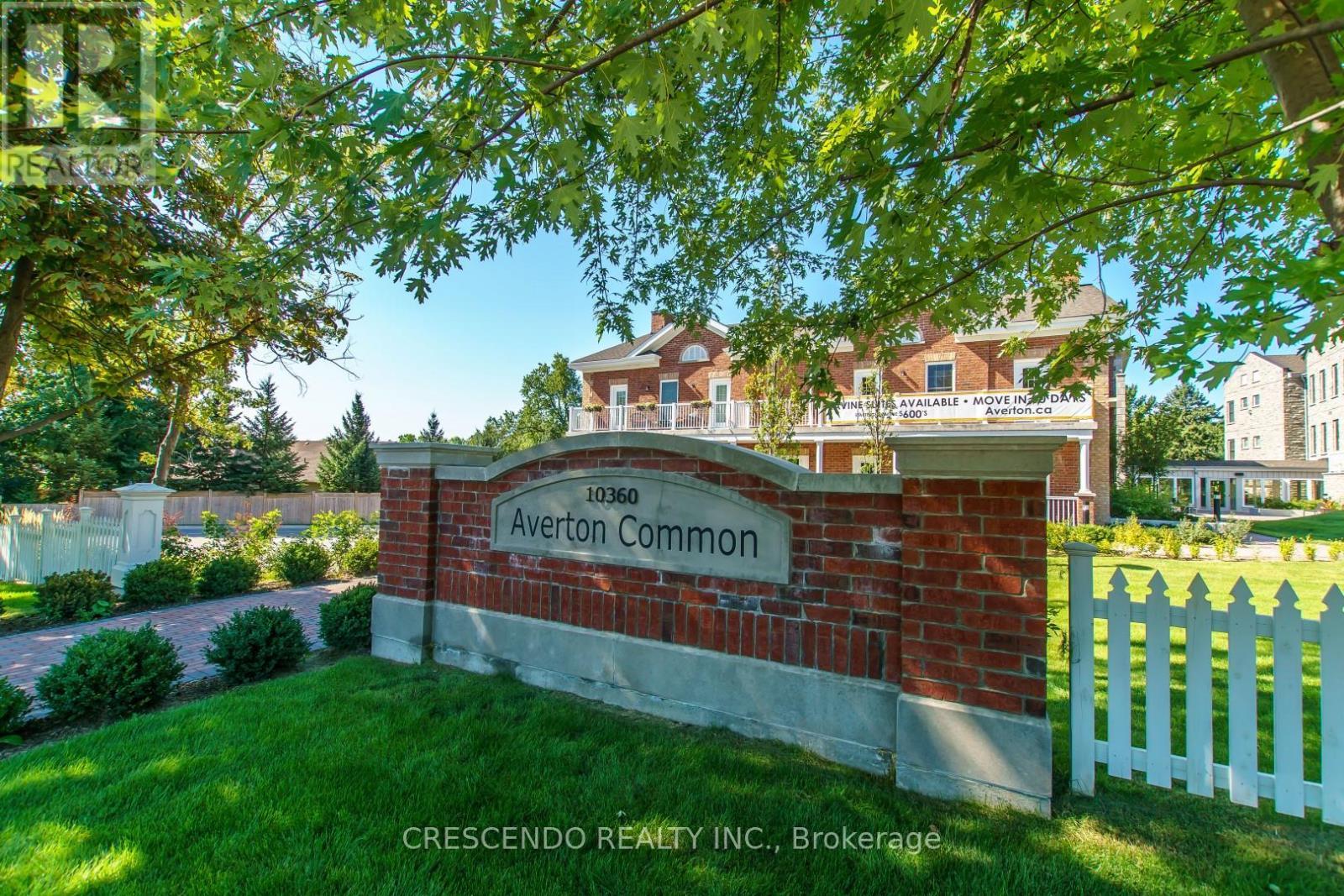 210 - 10360 Islington Avenue W, Vaughan, ON - Outdoor