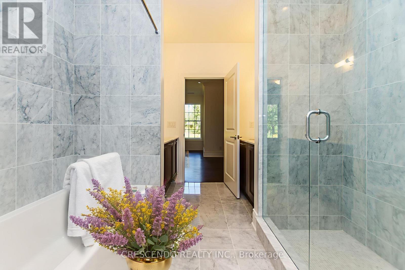 210 - 10360 Islington Avenue W, Vaughan, ON - Indoor Photo Showing Bathroom