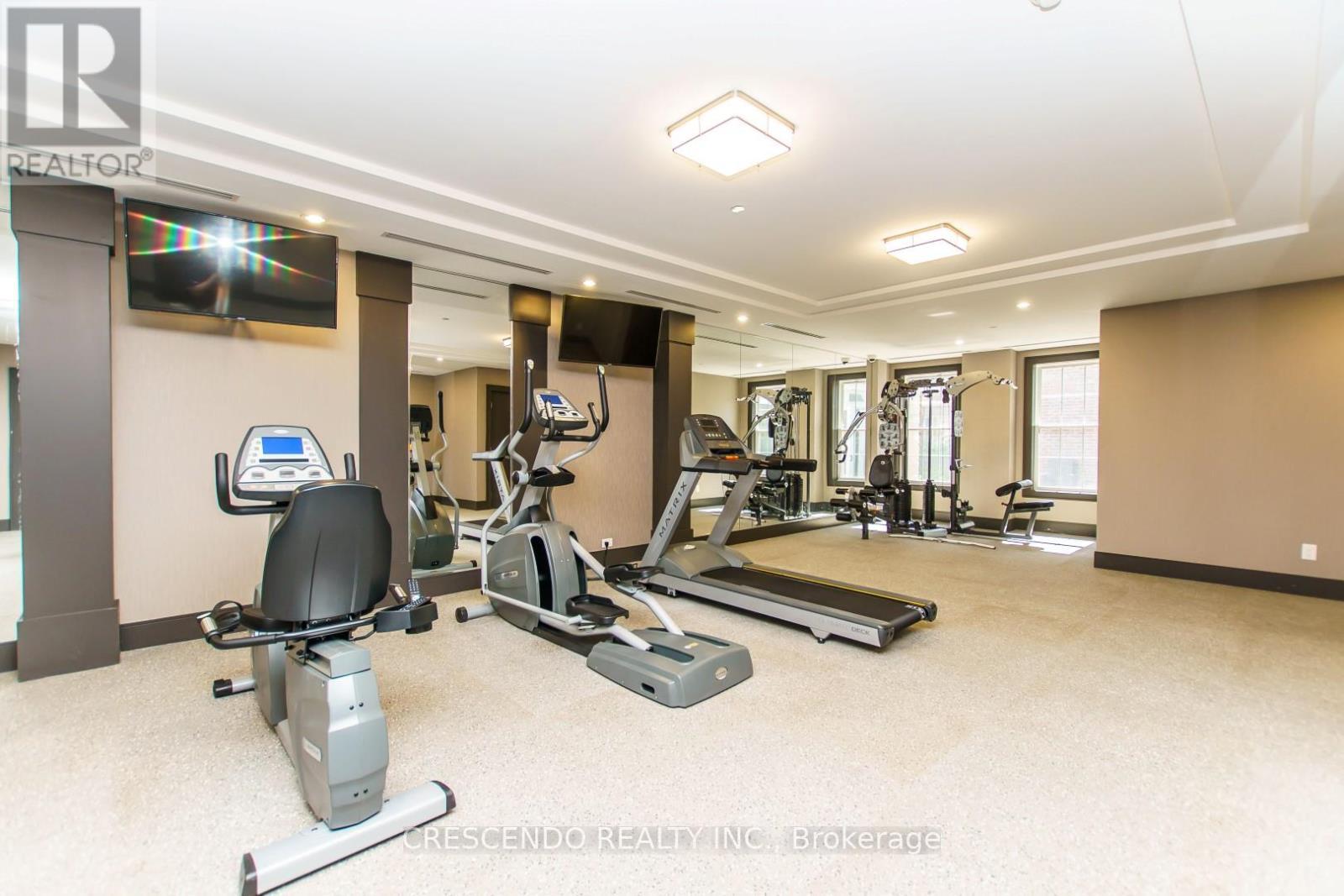 210 - 10360 Islington Avenue W, Vaughan, ON - Indoor Photo Showing Gym Room