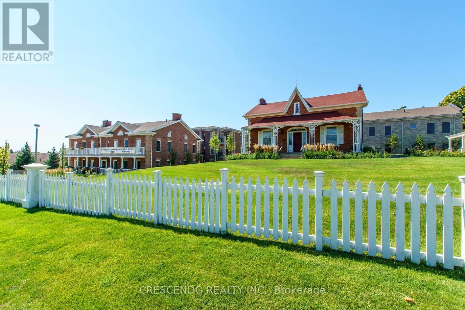 210 - 10360 Islington Avenue W, Vaughan, ON - Outdoor