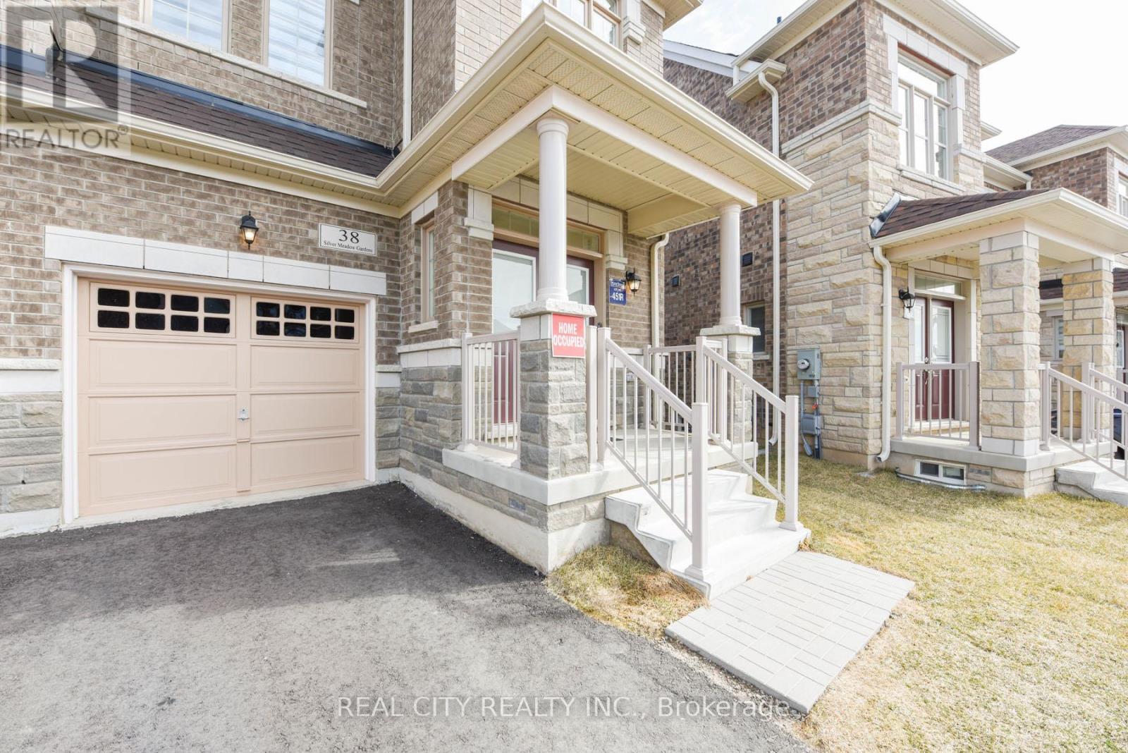 38 Silver Meadow Gardens, Hamilton, ON - Outdoor
