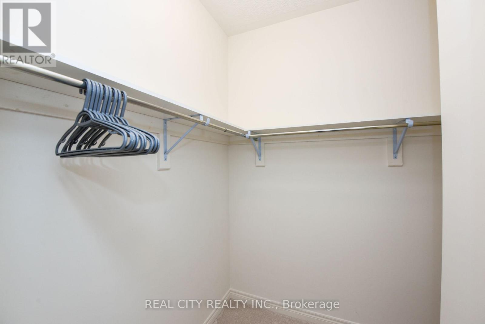 38 Silver Meadow Gardens, Hamilton, ON - Indoor With Storage