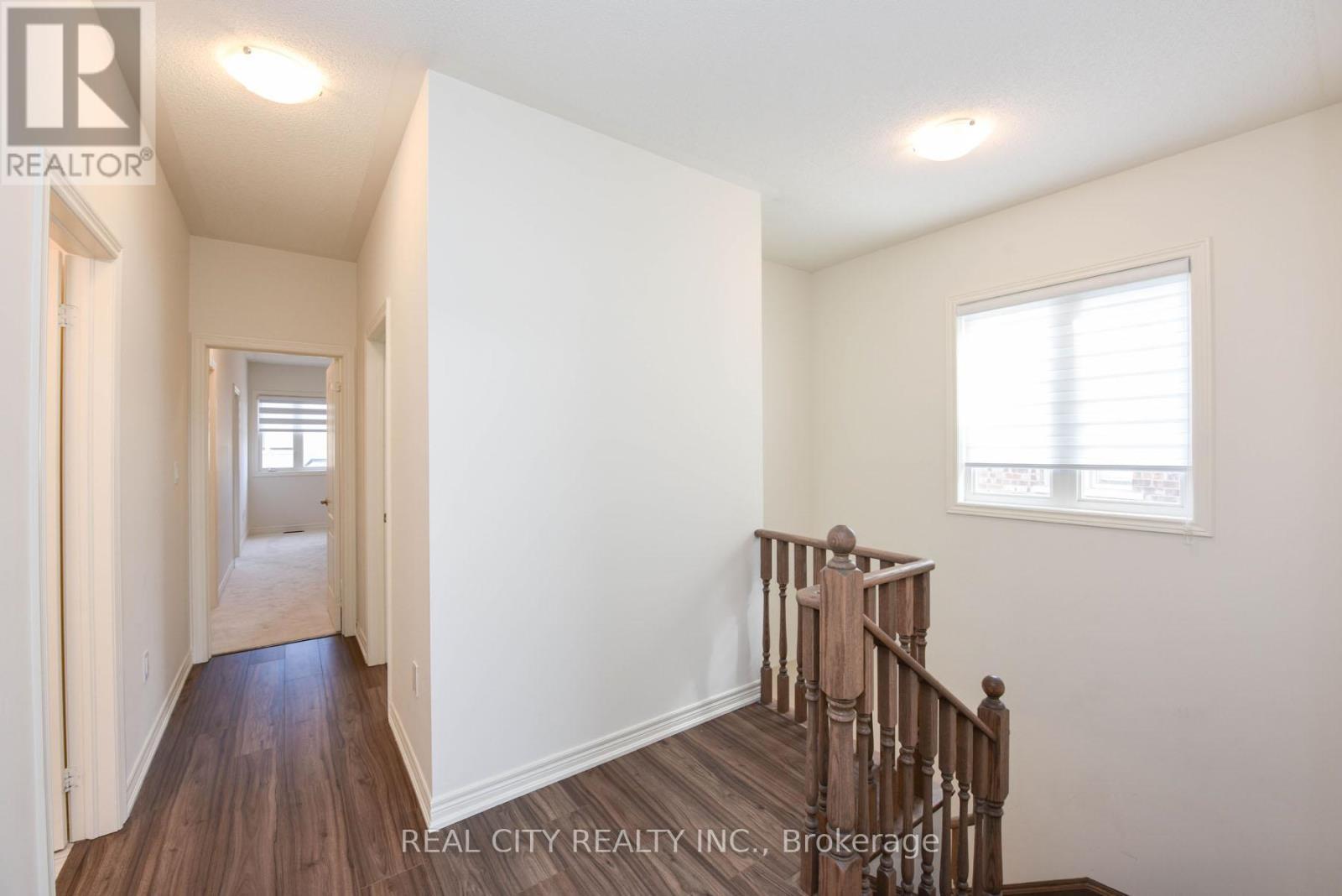 38 Silver Meadow Gardens, Hamilton, ON - Indoor Photo Showing Other Room