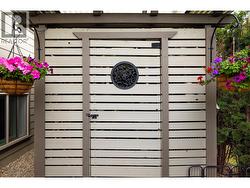 garden shed -