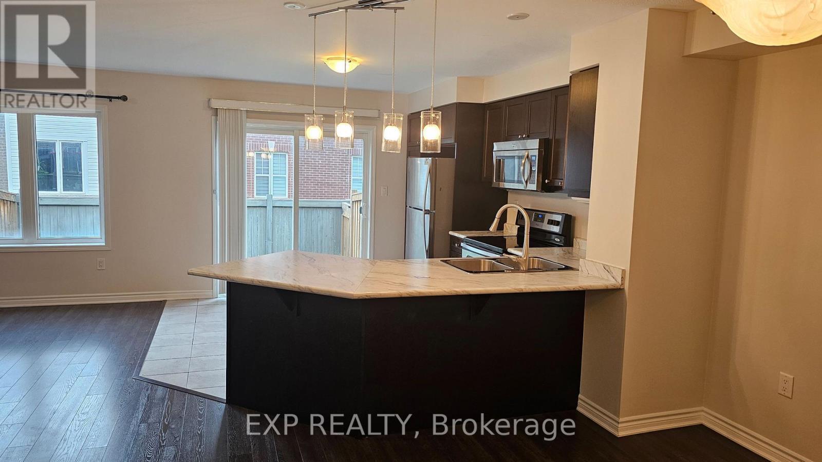 345 Gooding Crescent N, Milton, ON - Indoor Photo Showing Kitchen