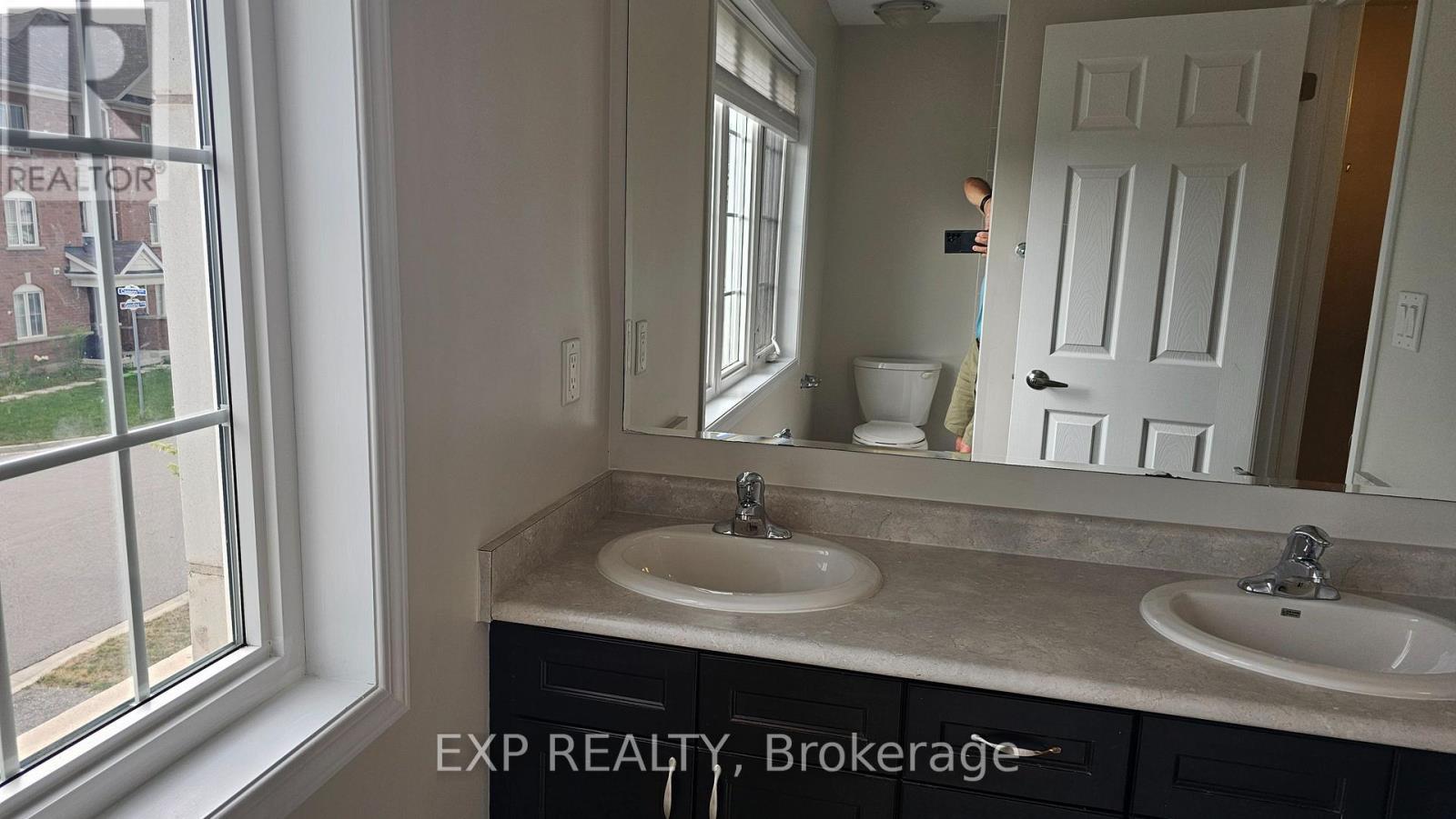 345 Gooding Crescent N, Milton, ON - Indoor Photo Showing Bathroom