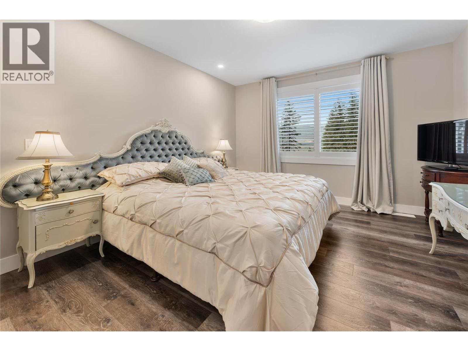 3820 20Th Street Ne Unit# 12, Salmon Arm, BC - Indoor Photo Showing Bedroom