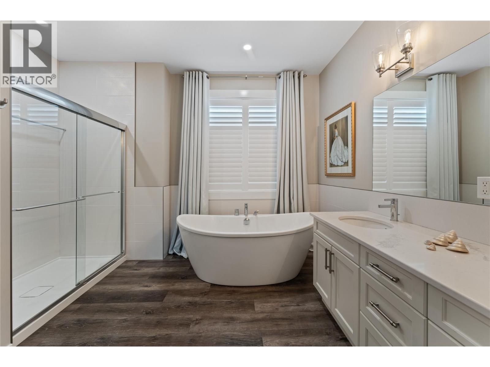 3820 20Th Street Ne Unit# 12, Salmon Arm, BC - Indoor Photo Showing Bathroom