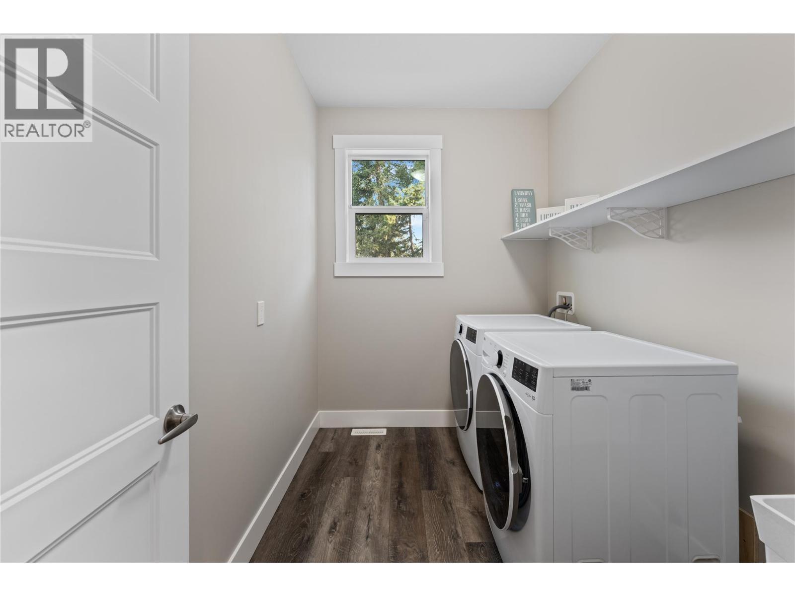 3820 20Th Street Ne Unit# 12, Salmon Arm, BC - Indoor Photo Showing Laundry Room