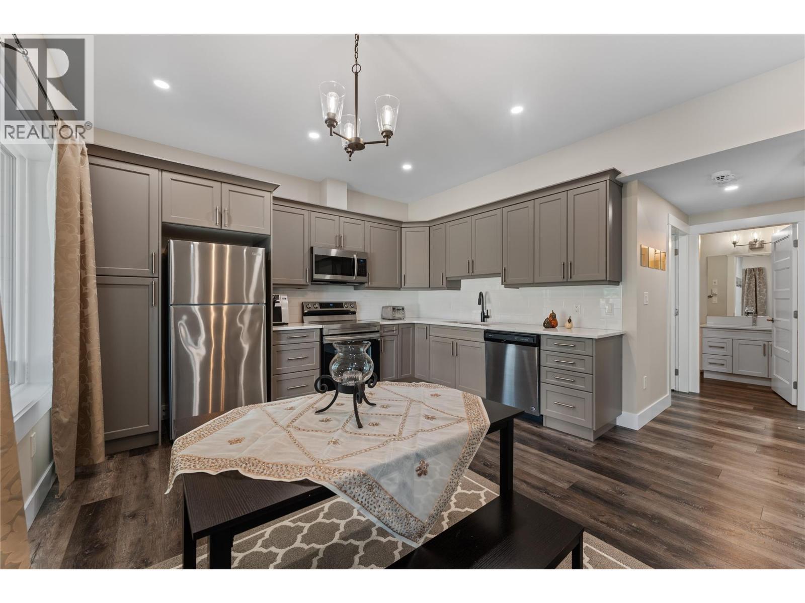 3820 20Th Street Ne Unit# 12, Salmon Arm, BC - Indoor Photo Showing Kitchen With Stainless Steel Kitchen