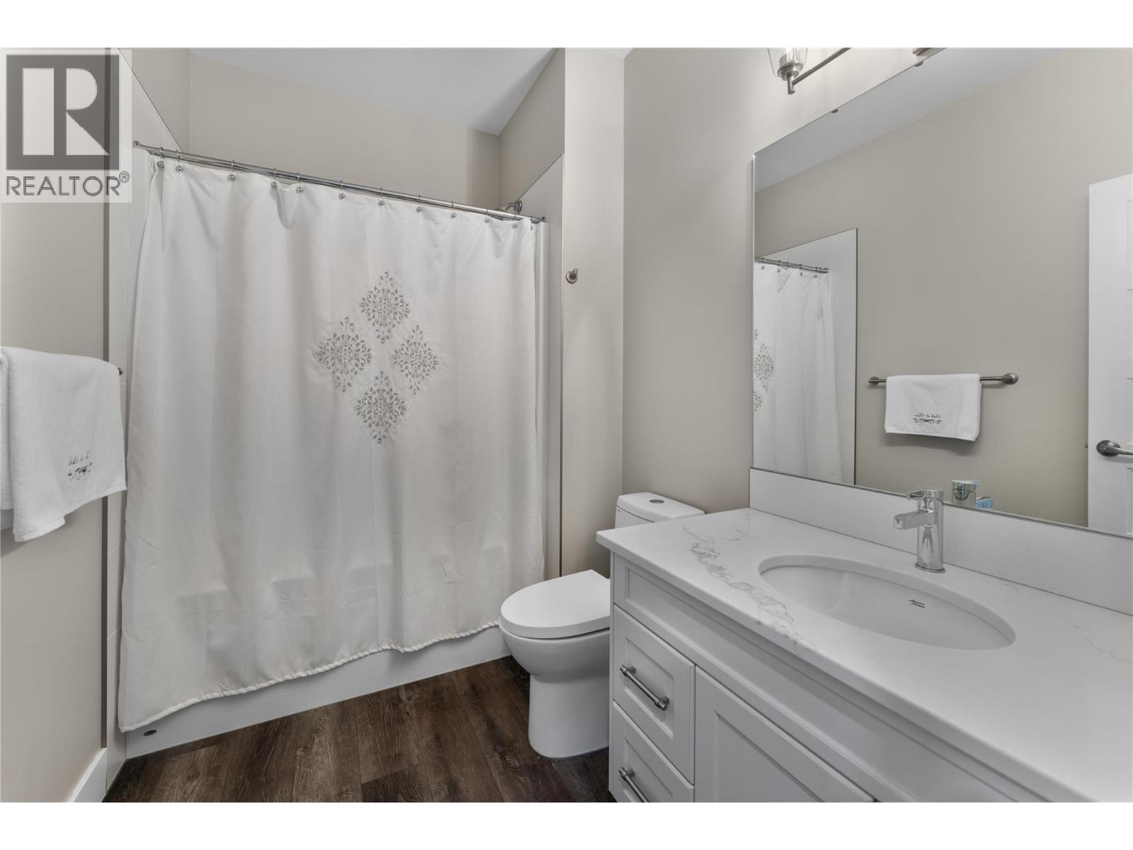 3820 20Th Street Ne Unit# 12, Salmon Arm, BC - Indoor Photo Showing Bathroom