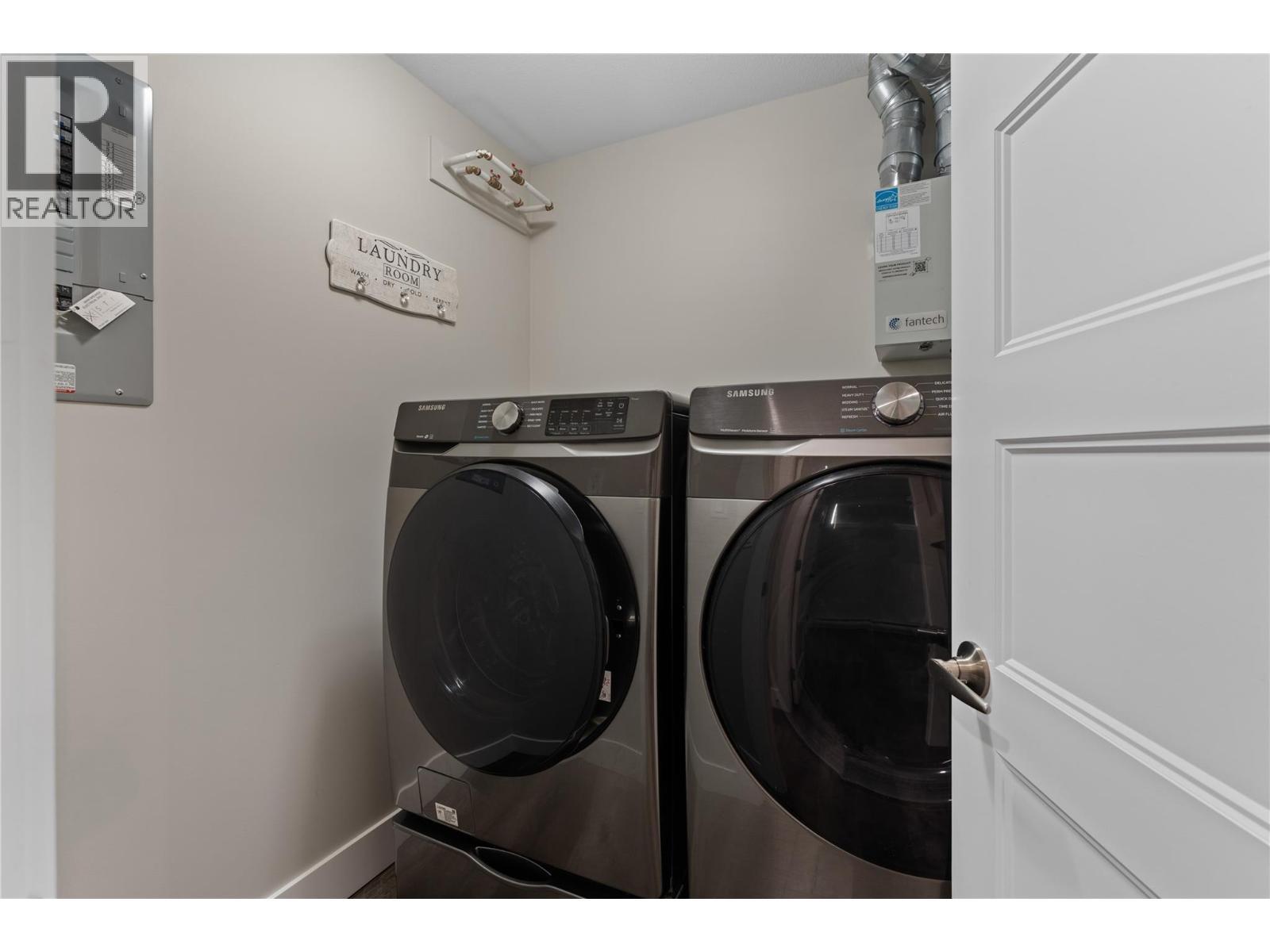 3820 20Th Street Ne Unit# 12, Salmon Arm, BC - Indoor Photo Showing Laundry Room