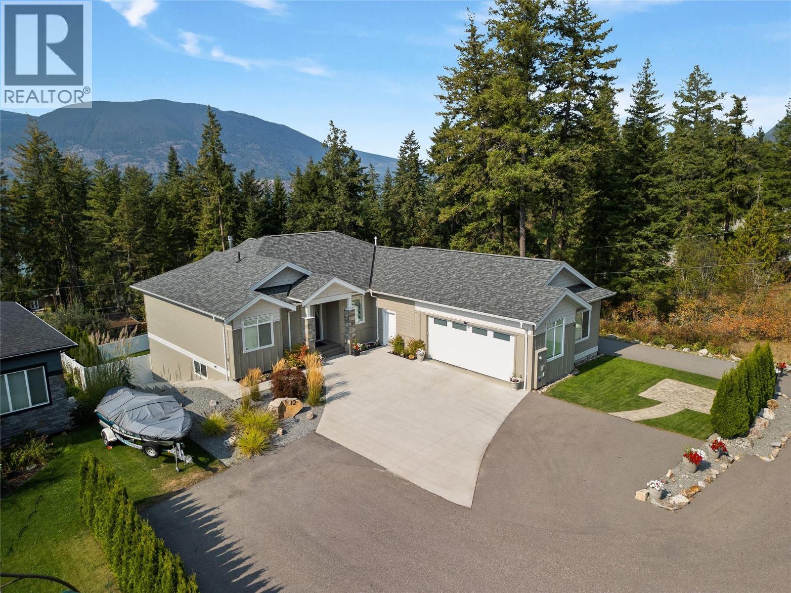 3820 20Th Street Ne Unit# 12, Salmon Arm, BC - Outdoor