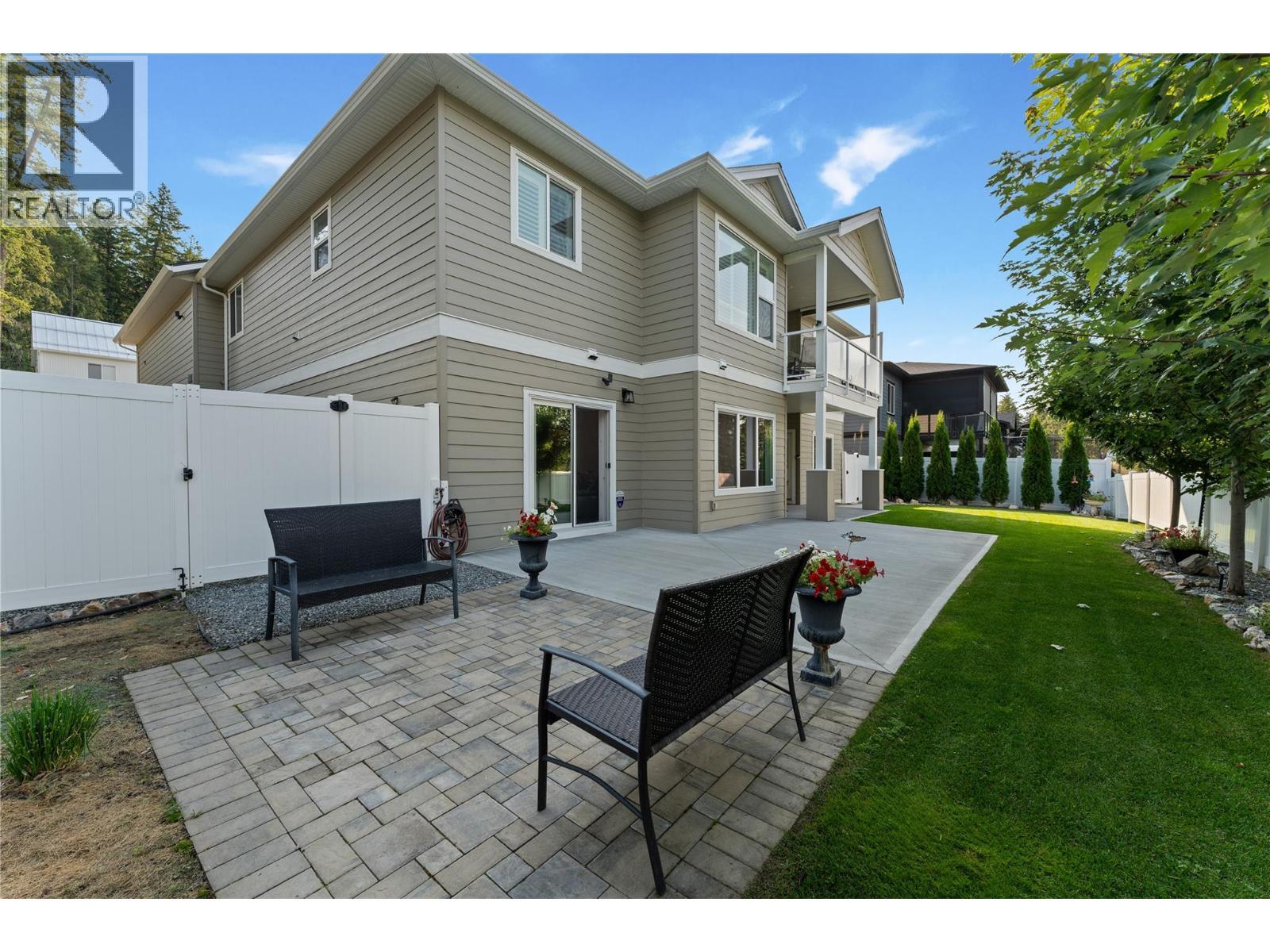 3820 20Th Street Ne Unit# 12, Salmon Arm, BC - Outdoor