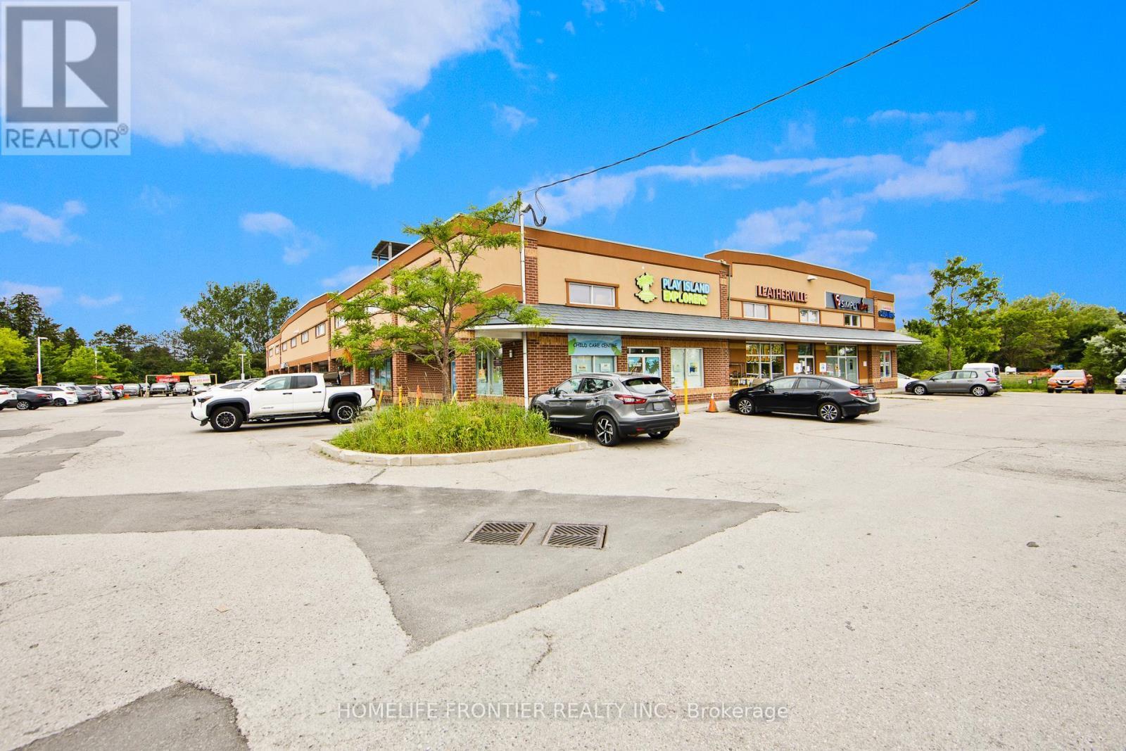 13390 Yonge Street, Richmond Hill, ON