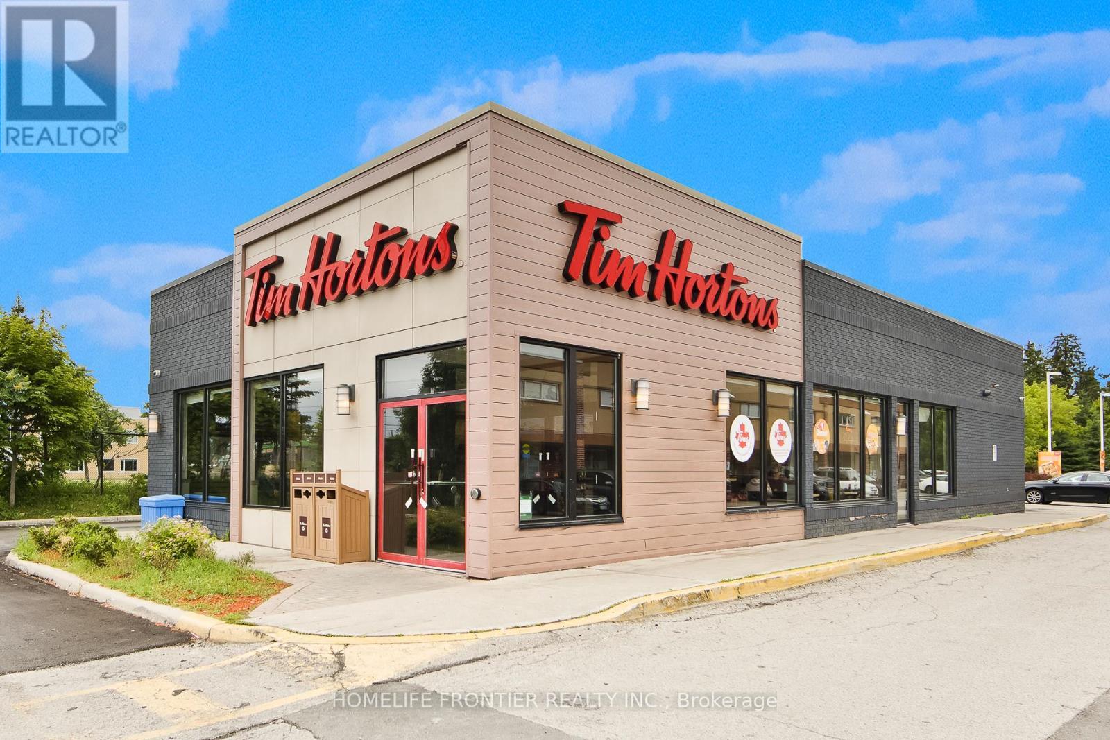 13390 Yonge Street, Richmond Hill, ON