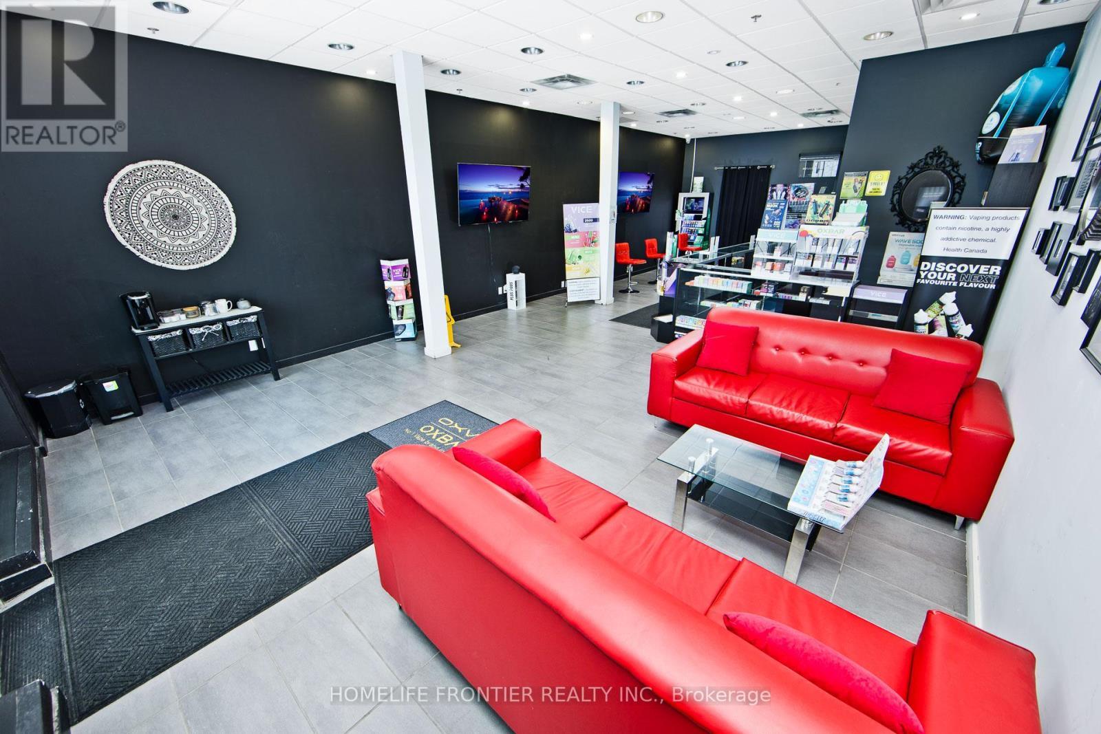 13390 Yonge Street, Richmond Hill, ON