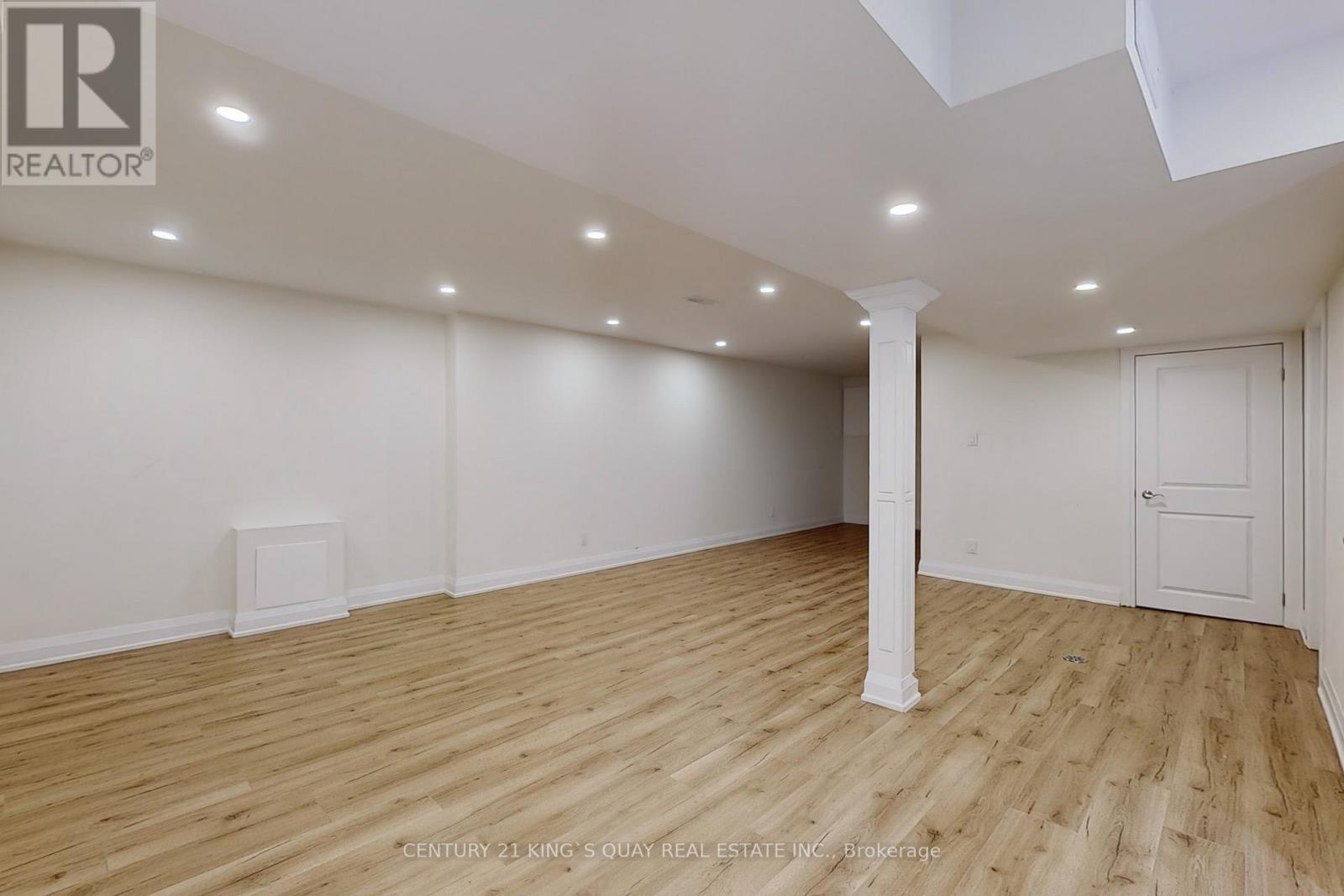 4 Honeybourne Crescent, Markham, ON - Indoor