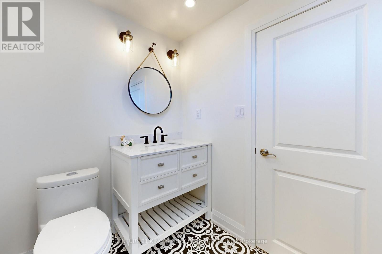 4 Honeybourne Crescent, Markham, ON - Indoor Photo Showing Bathroom