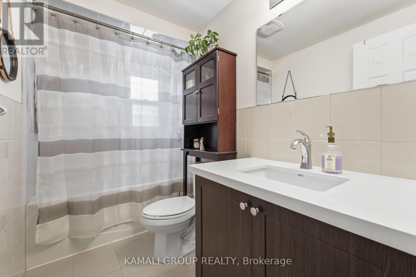 4 Pc Bathroom - Main - 112 Kersey Crescent, Richmond Hill, ON - Indoor Photo Showing Bathroom