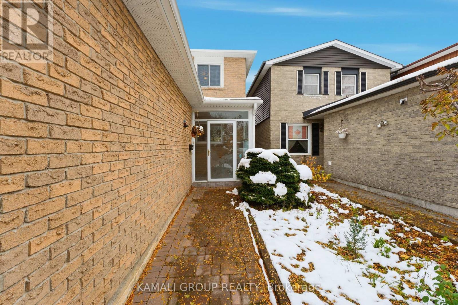 Main - 112 Kersey Crescent, Richmond Hill, ON - Outdoor