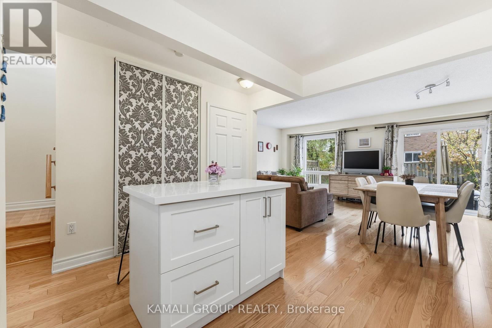 Family-Sized Kitchen - Main - 112 Kersey Crescent, Richmond Hill, ON - Indoor Photo Showing Dining Room