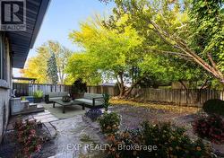 Backyard (virtual staging) -