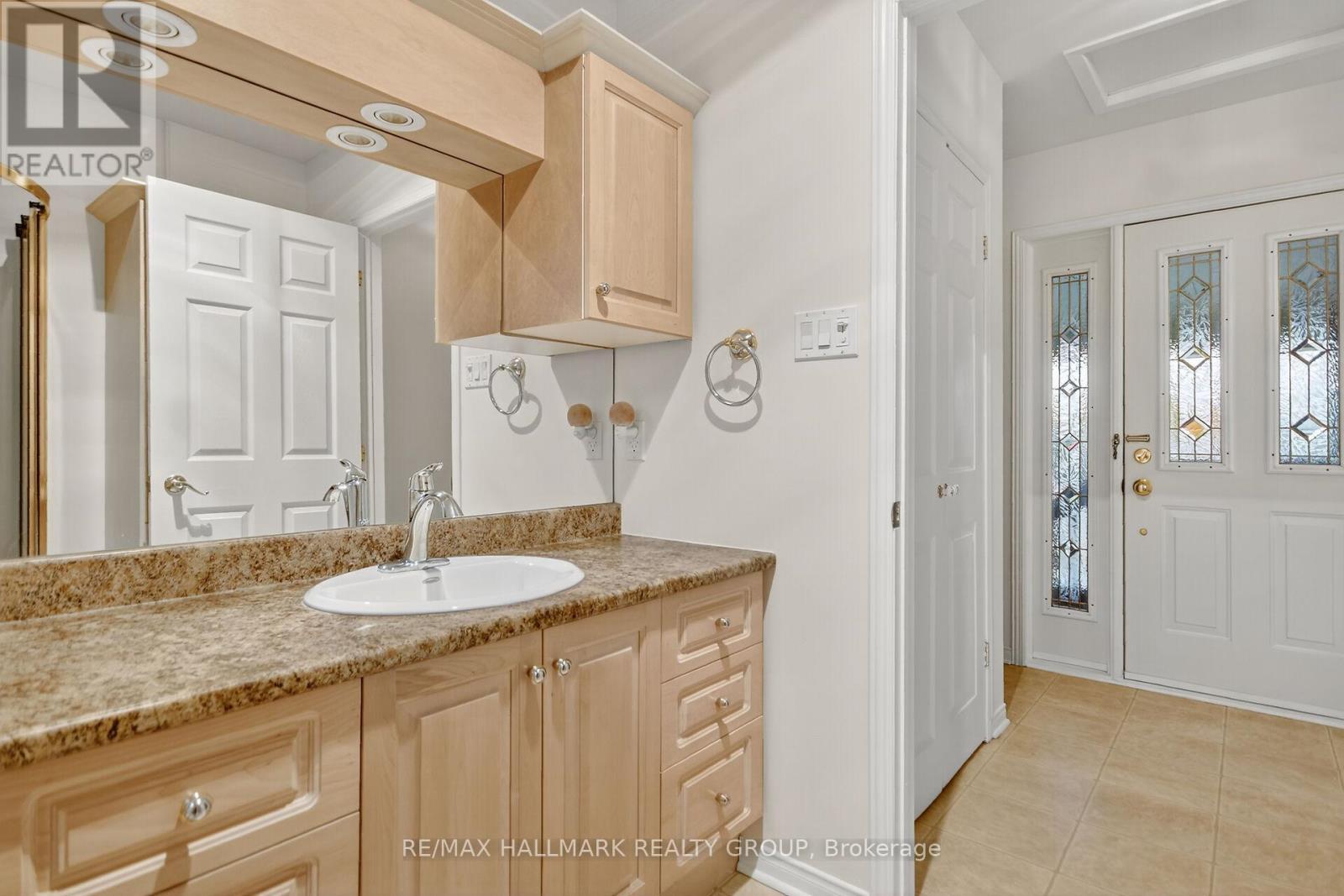 2042 Tilson Street, Ottawa, ON - Indoor Photo Showing Bathroom