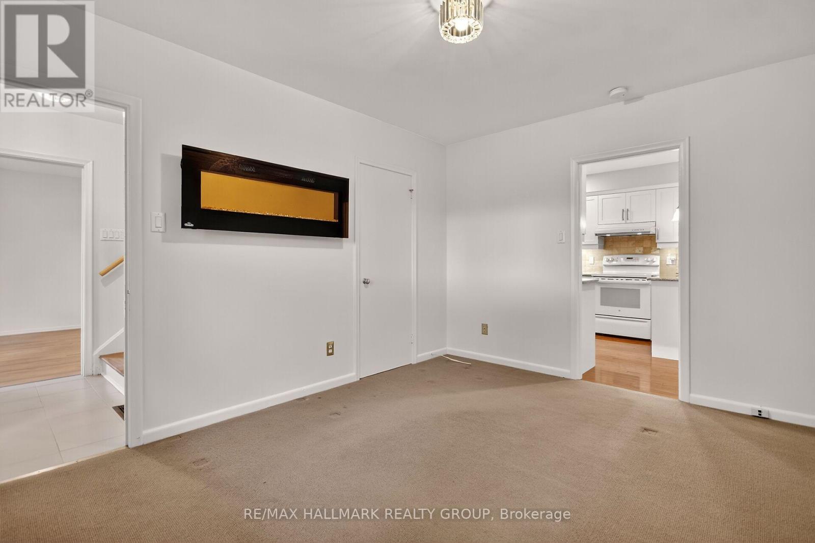 2042 Tilson Street, Ottawa, ON - Indoor Photo Showing Other Room