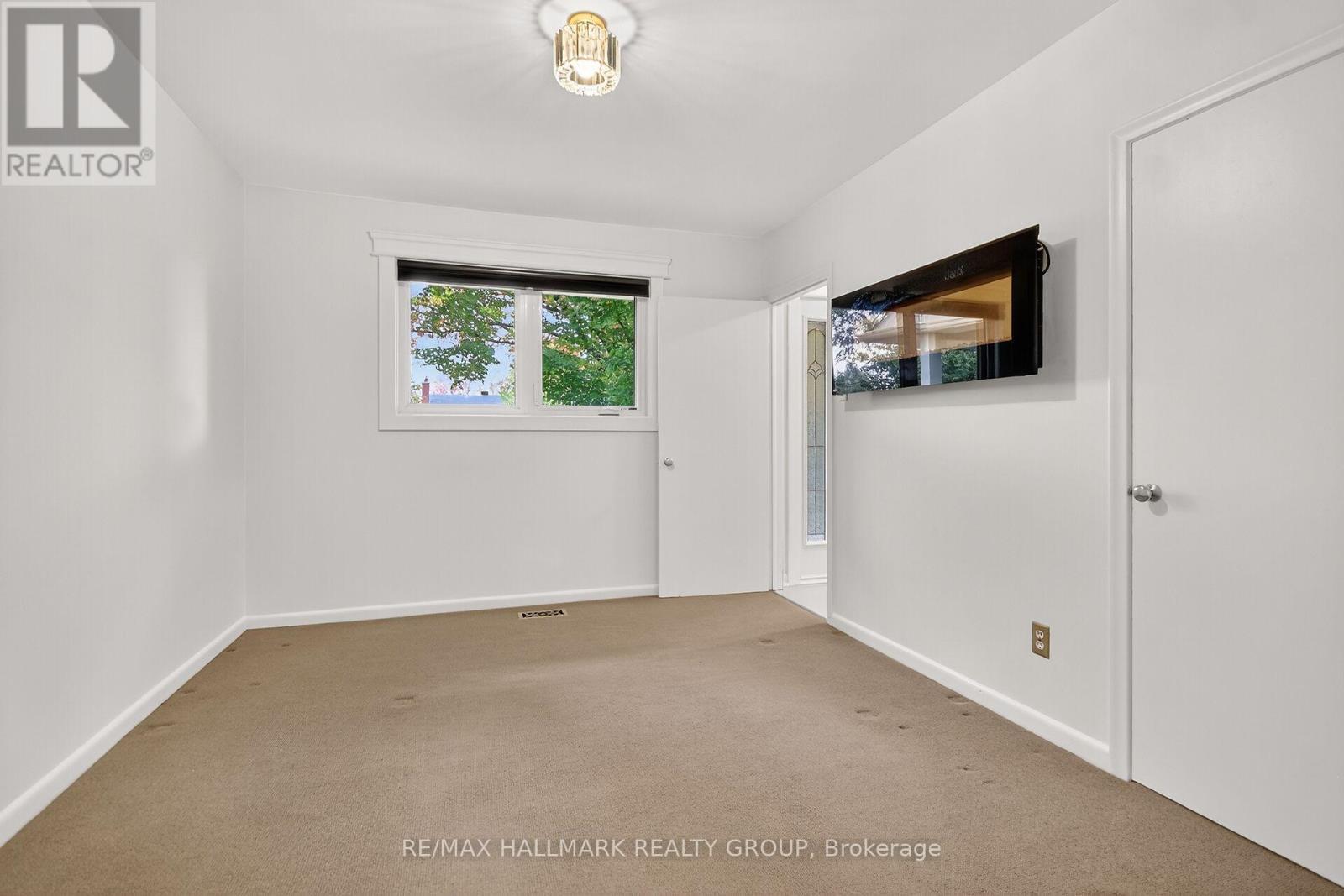 2042 Tilson Street, Ottawa, ON - Indoor Photo Showing Other Room