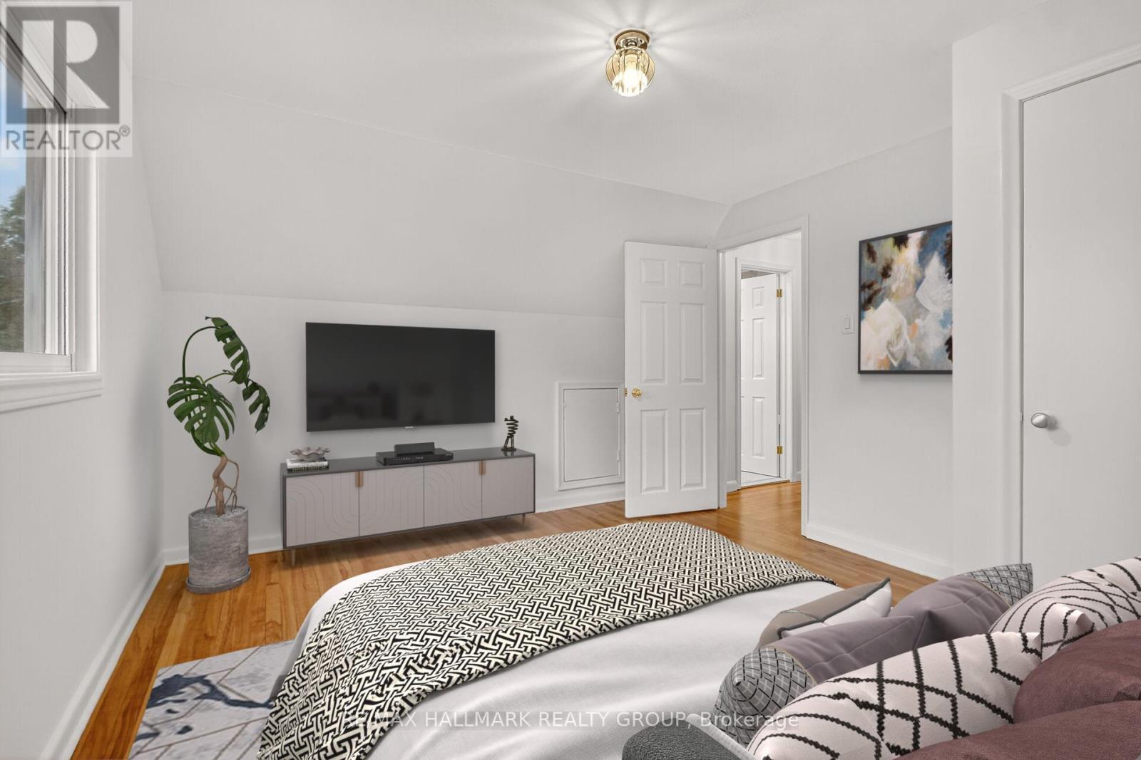 2042 Tilson Street, Ottawa, ON - Indoor Photo Showing Bedroom