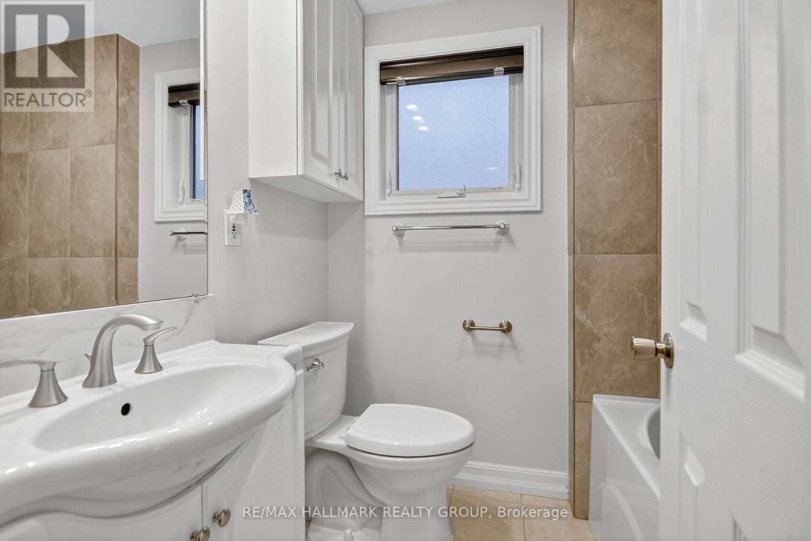 2042 Tilson Street, Ottawa, ON - Indoor Photo Showing Bathroom