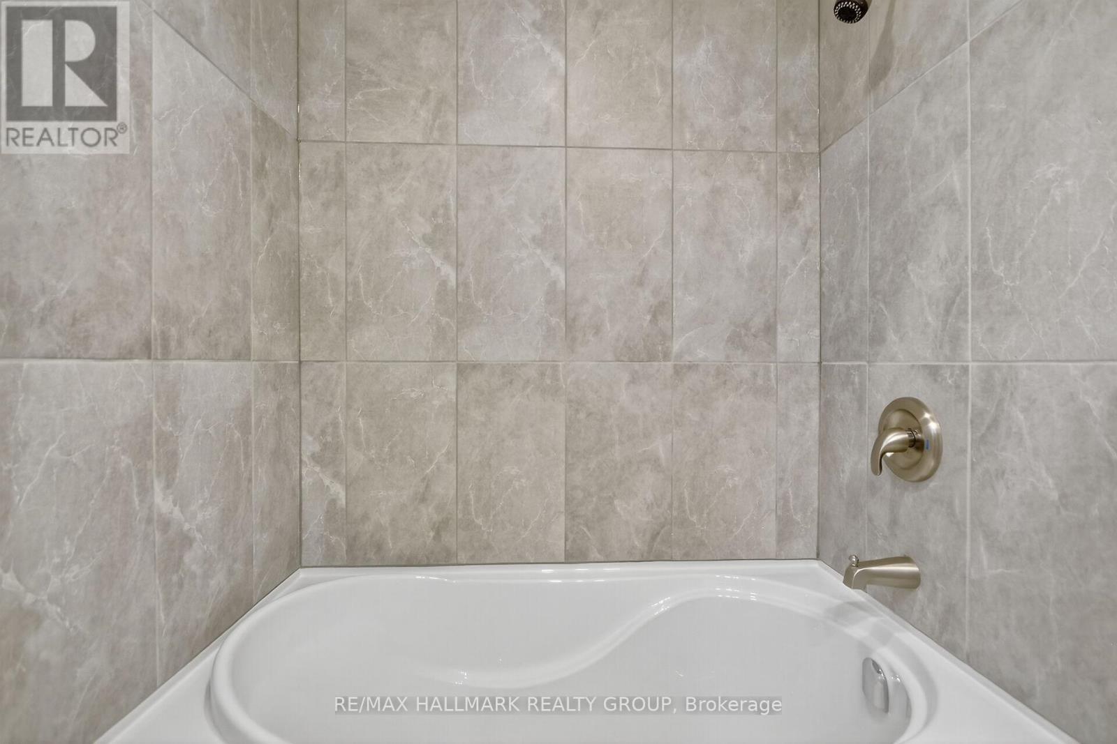 2042 Tilson Street, Ottawa, ON - Indoor Photo Showing Bathroom