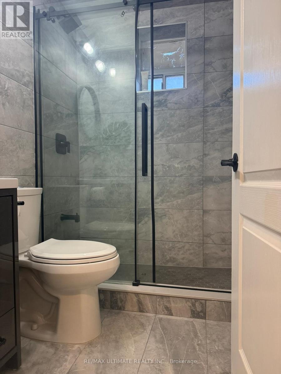 Bathroom - 2 - 1 Ranstone Gardens, Toronto, ON - Indoor Photo Showing Bathroom