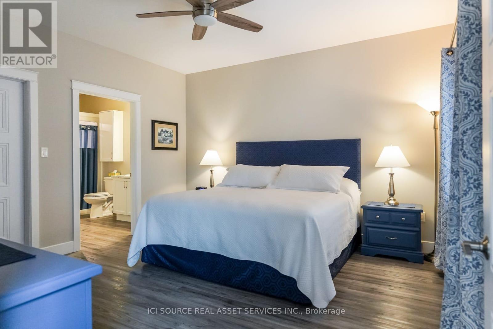 1306 15Th Avenue E, Owen Sound, ON - Indoor Photo Showing Bedroom