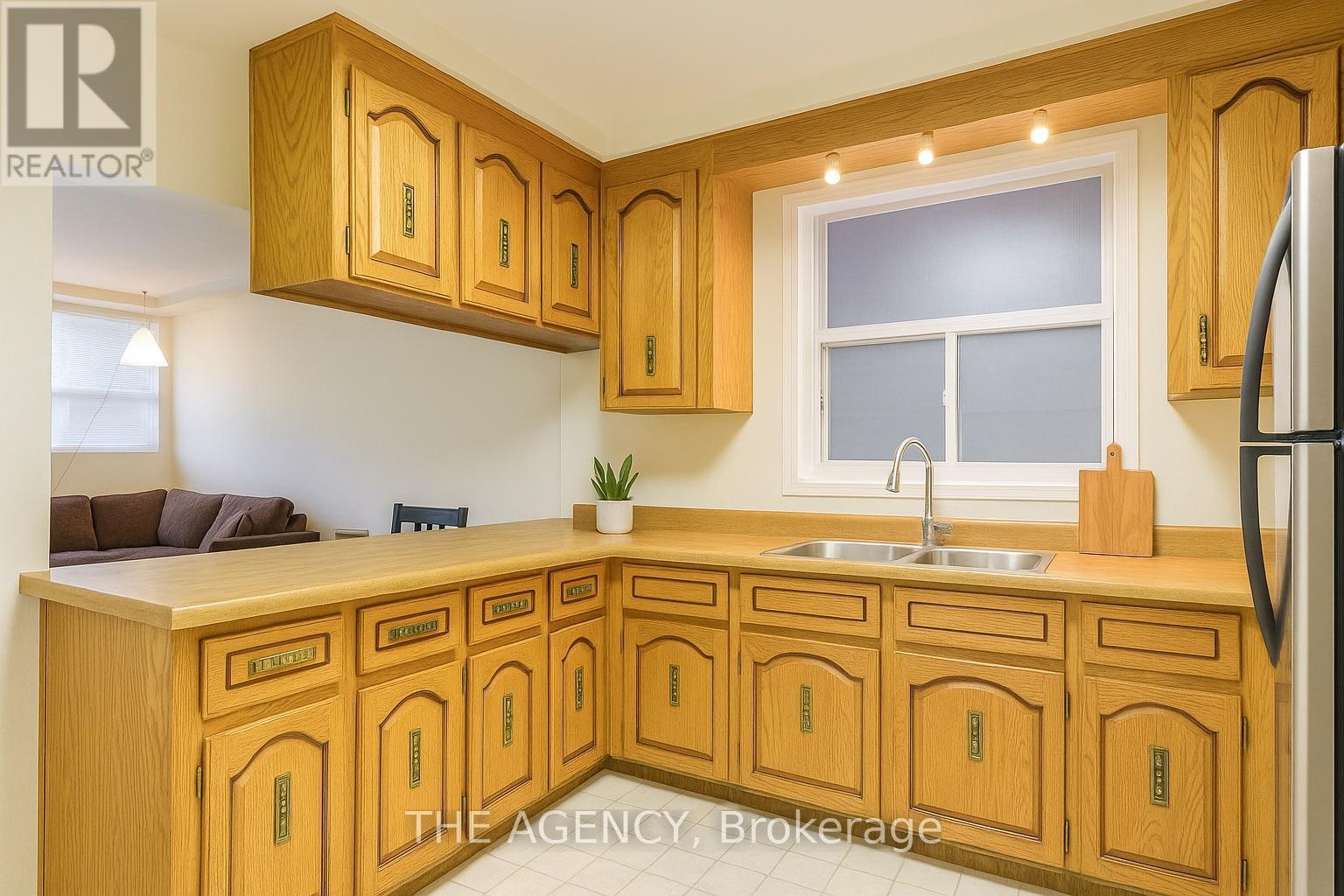 1 - 75 Keele Street, Toronto, ON - Indoor Photo Showing Kitchen With Double Sink
