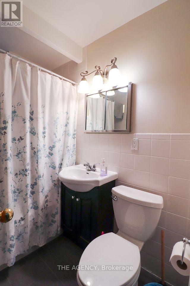 1 - 75 Keele Street, Toronto, ON - Indoor Photo Showing Bathroom