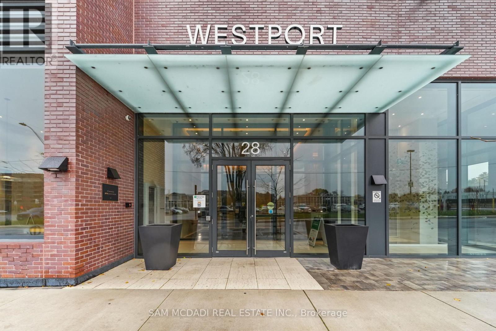 813 - 28 Ann Street, Mississauga, ON - Outdoor