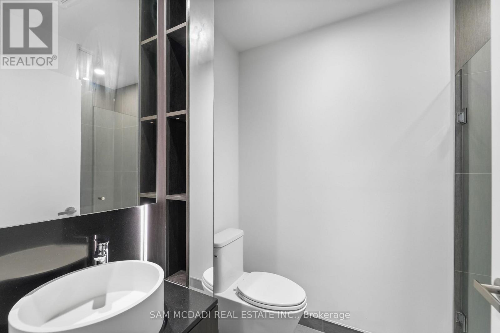 813 - 28 Ann Street, Mississauga, ON - Indoor Photo Showing Bathroom
