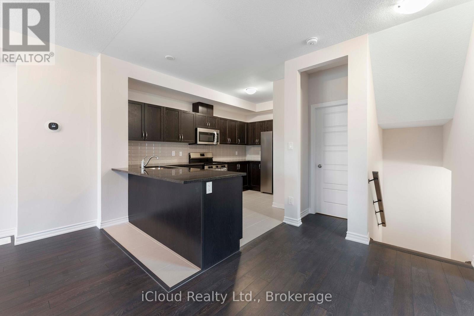 133 - 677 Park Road N, Brantford, ON - Indoor Photo Showing Kitchen