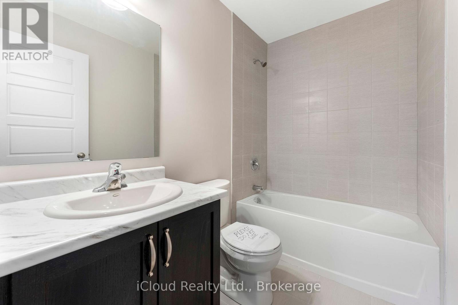 133 - 677 Park Road N, Brantford, ON - Indoor Photo Showing Bathroom
