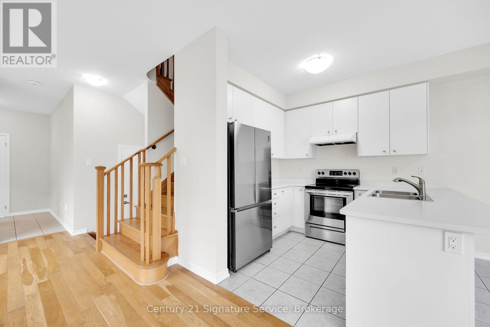 Stainless steel appliances included - 9 - 8273 Tulip Tree Drive, Niagara Falls, ON