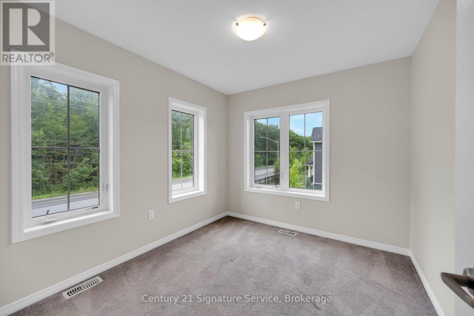 View from bedroom #2 entrance - 9 - 8273 Tulip Tree Drive, Niagara Falls, ON