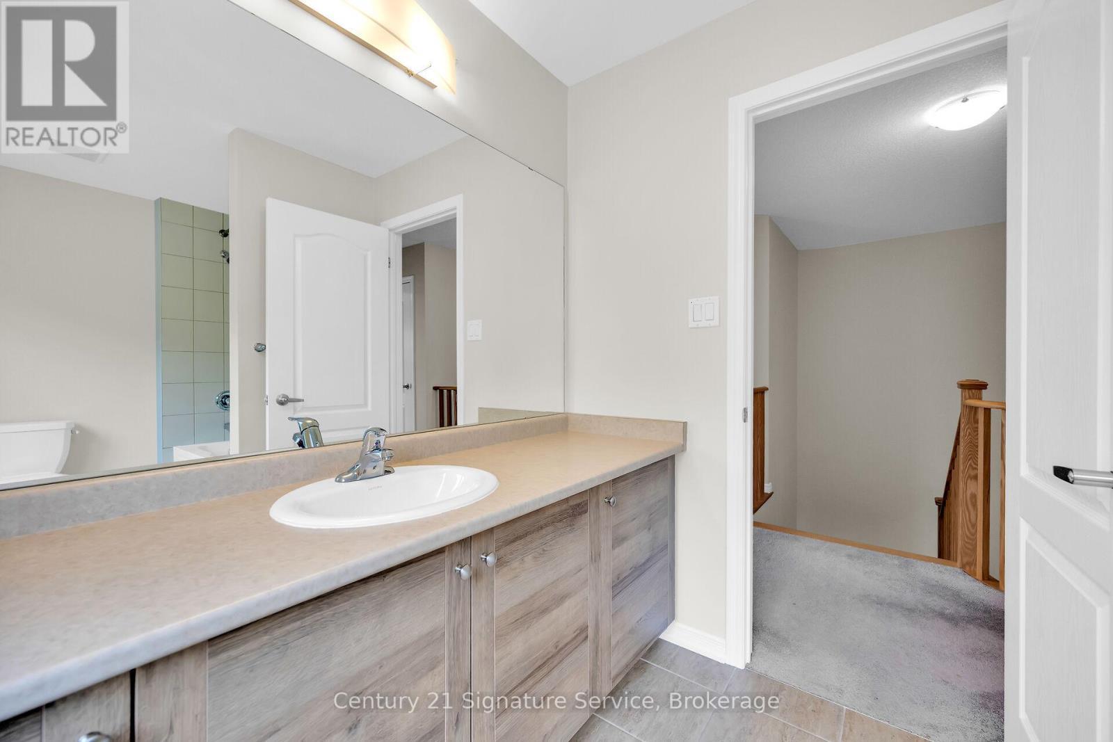 View from inside main bathroom - 9 - 8273 Tulip Tree Drive, Niagara Falls, ON