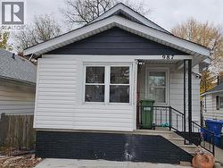 987 MCKAY #LOWER Windsor, ON N9B 2A4