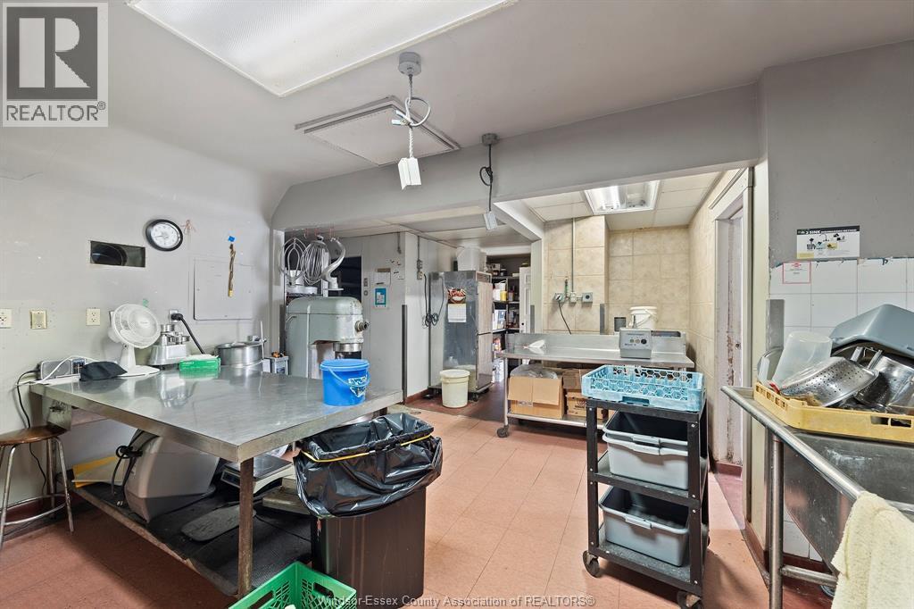 620 University Avenue West, Windsor, ON