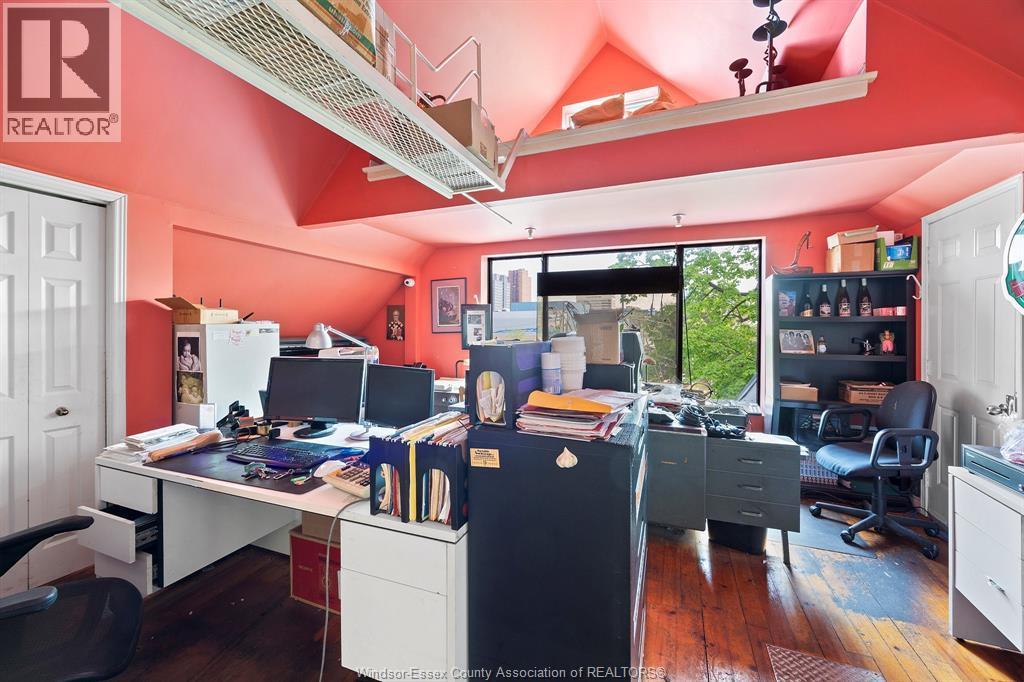 620 University Avenue West, Windsor, ON