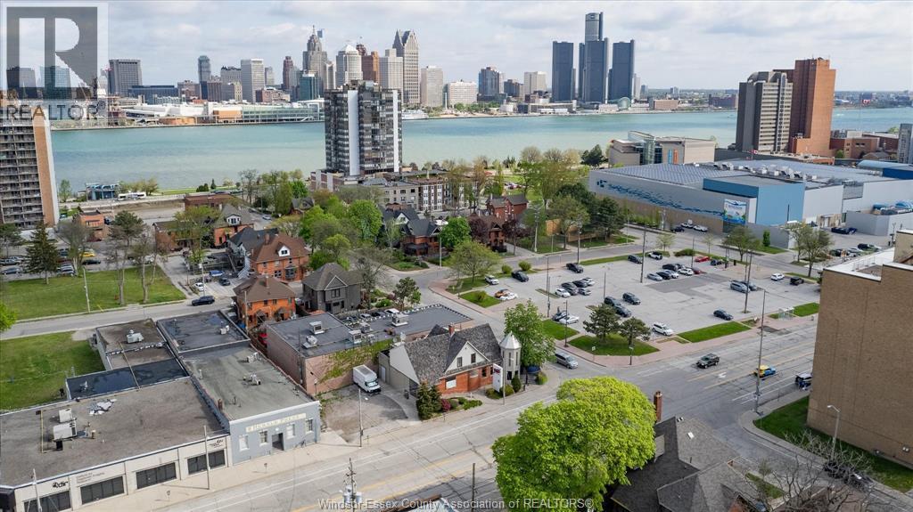 620 University Avenue West, Windsor, ON