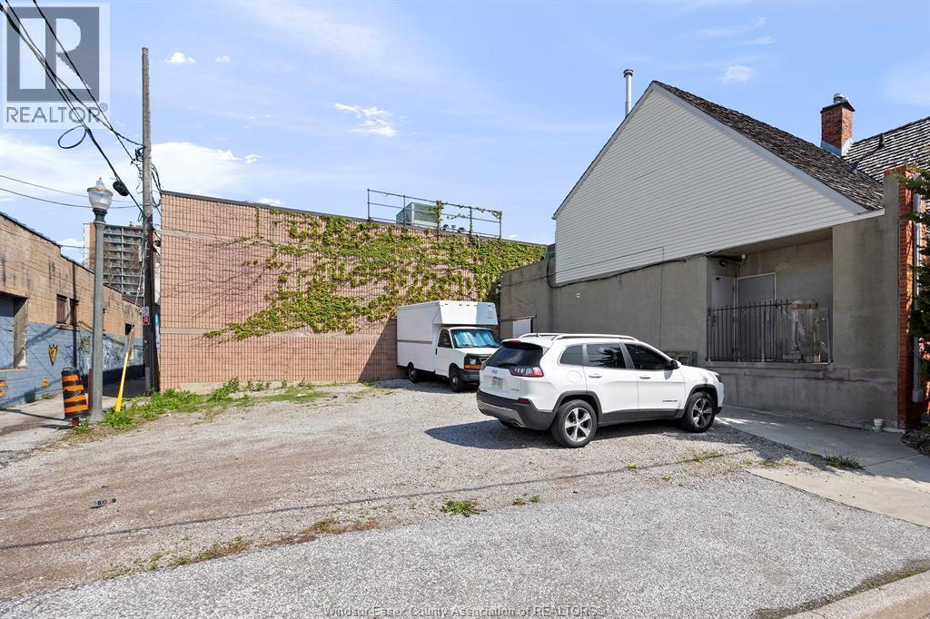 620 University Avenue West, Windsor, ON